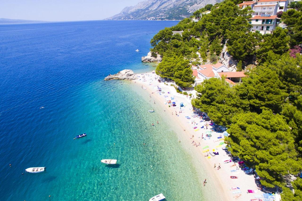 Apartments By The Sea Brela, Makarska - 16065 Eksteriør billede