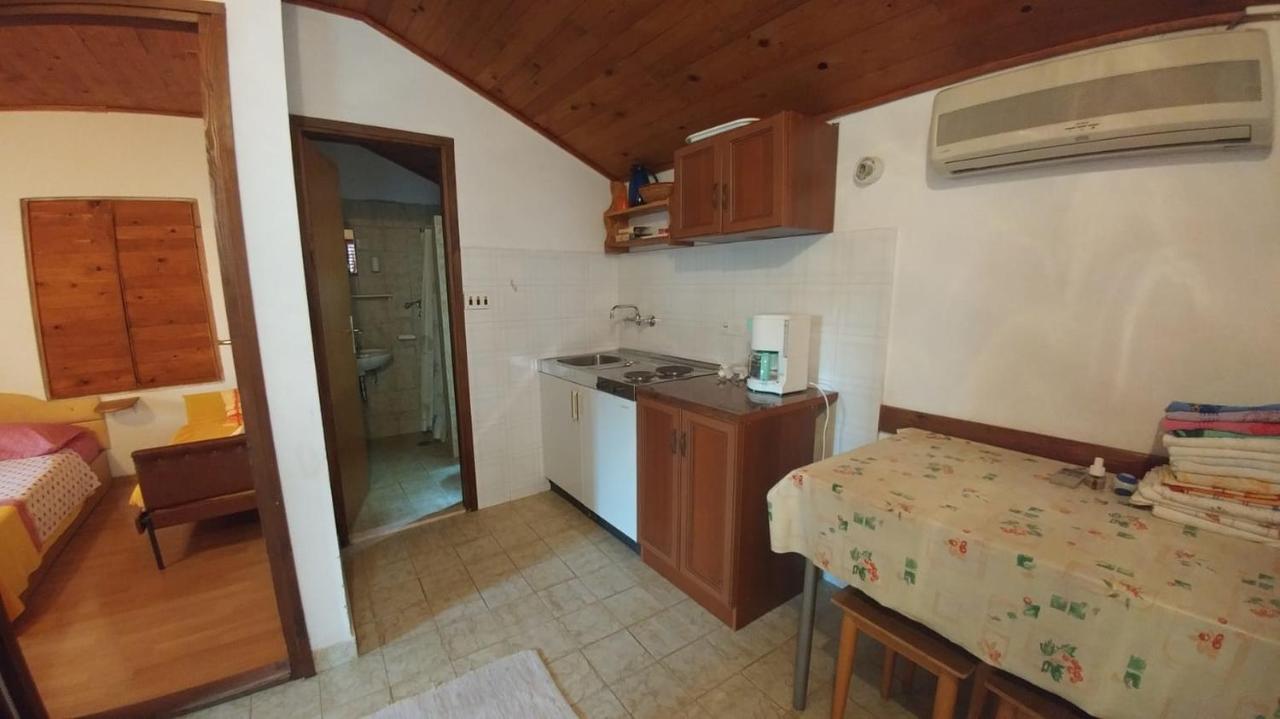 Apartments By The Sea Brela, Makarska - 16065 Eksteriør billede